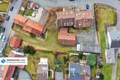 Drohnenansicht - IMMONATION! Dreifamilienhaus mit Gewerbeeinheit in Stegaurach