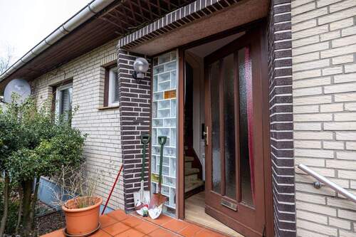 Eingang - Einfamilienhaus mit 154,00 m&sup2; in Stuhr zum Kaufen