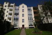 Hofansicht - solide 3 Zimmer-Wohnung mit offener Küche