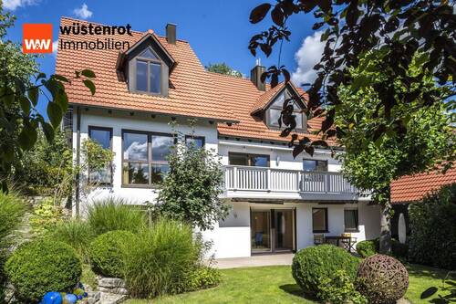 Titel - Exklusives Einfamilienhaus mit Büro und Garten: Ihre Wohlfühl-Oase nahe München