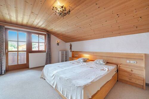 Schlafzimmer (Zimmer 1 - OG) - 