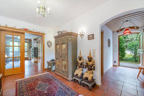 Diele mit Blick zum Wohnbereich - 