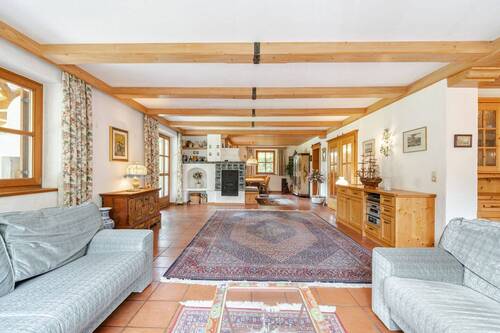 Wohnbereich mit Blick zum Essbereich - 