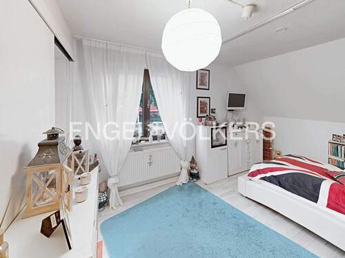Schlafzimmer im Obergeschoss / Wohnhaus - 