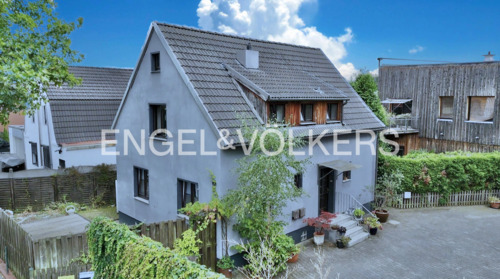 Vorderseite Wohnhaus - 1 Zimmer Mehrfamilienhaus, Wohnhaus in Hilden