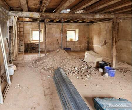 Innenansicht, Blick zu den rückwärtigen Fenstern - Einfamilienhaus mit 175,00 m&sup2; in Damflos zum Kaufen