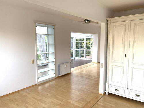 Blick aus dem Schlafzimmer - 2 Zimmer Etagenwohnung zur Miete in Hamburg