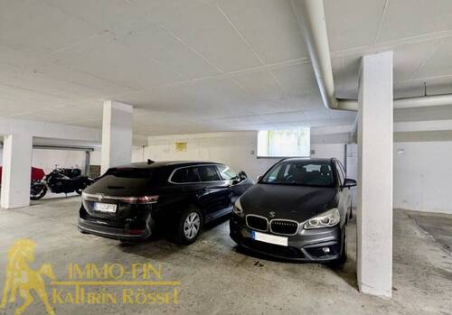 2 Tiefgaragenstellplätze - 