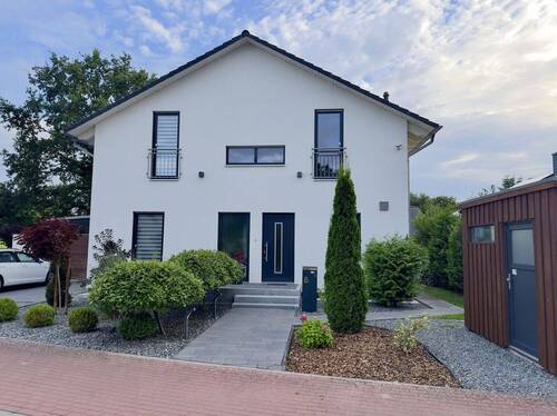 Außenansicht - Direkt einziehen! - Exklusives Einfamilienhaus in Breiholz