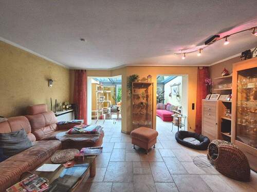 Wohn-/Esszimmer m. Wintergarten - 