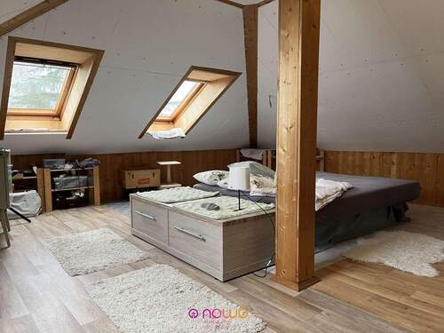 Teilweise ausgebaut und nutzbar: der Dachboden - 