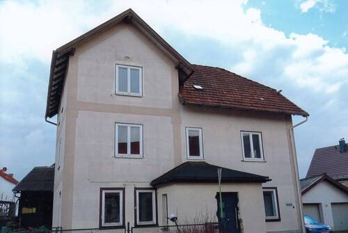Hausansicht - 9 Zimmer Einfamilienhaus zum Kaufen in Kaltennordheim