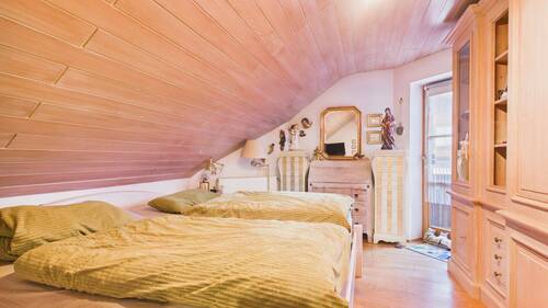 Schlafzimmer DG.jpg - 