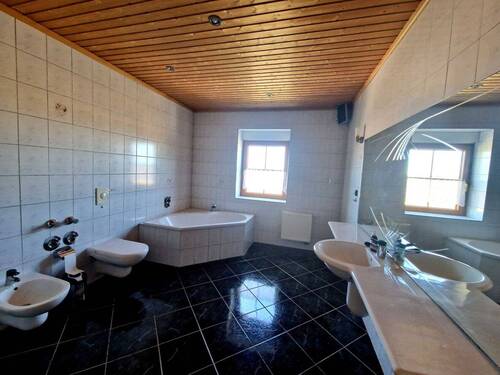 Haupthaus Bad im Dachgeschoss - 