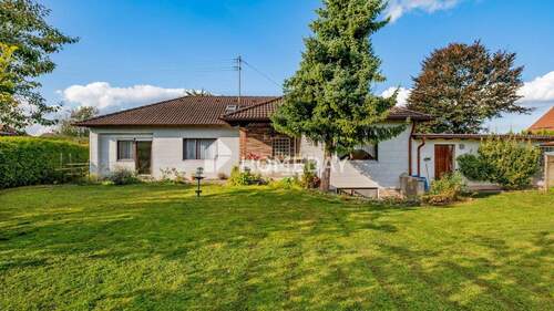 Außenansicht 3 - 5 Zimmer Bungalow zum Kaufen in Amberg