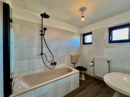 Badezimmer, Einliegerwohnung - 