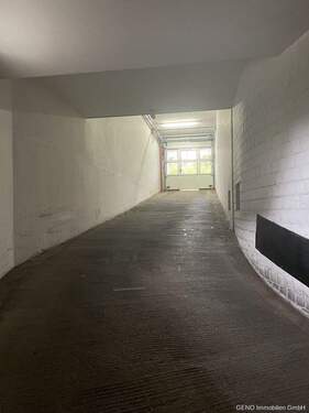 Tiefgaragenabfahrt - 