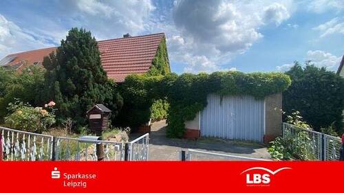 Straßenansicht - Sanierungsobjekt mit großem Potenzial