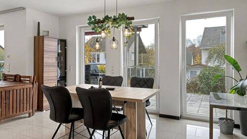 Esszimmer - Moderne 3- Zimmer-Erdgeschosswohnung mit eigenem Garten und Stellplatz