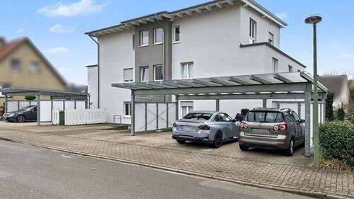 Außenansicht Einfahrt - Etagenwohnung mit 95,00 m² in Georgsmarienhütte zum Kaufen