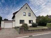 Garage - 5 Zimmer Einfamilienhaus zum Kaufen in Bad Oeynhausen