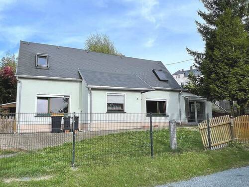 Straßenasicht - 5 Zimmer Einfamilienhaus zum Kaufen in Rodewisch