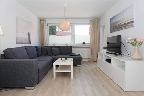 Wohnzimmer - 2 Zimmer Etagenwohnung zum Kaufen in Borkum