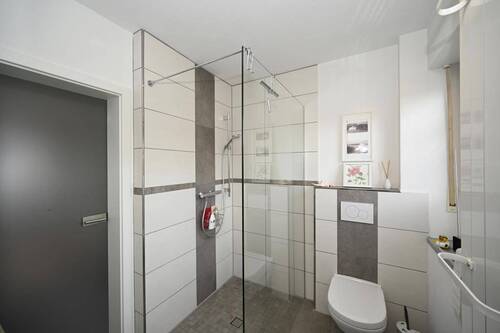 Bad - neuwertig & stilvoll - 