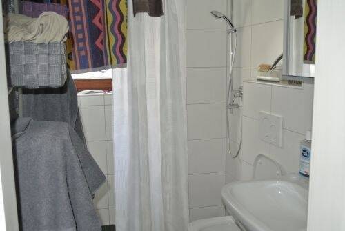 finkbirtelbad05.JPG - 2 Zimmer Etagenwohnung zur Miete in Mülheim an der Ruhr