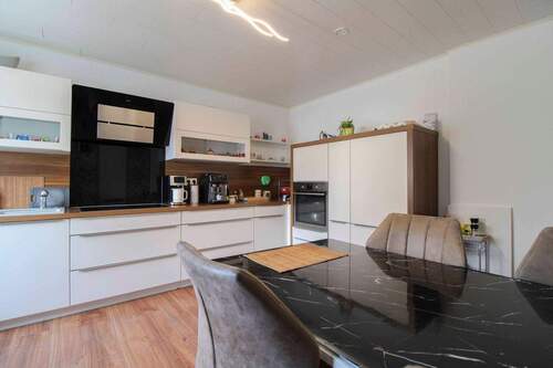 Küche - 8 Zimmer Einfamilienhaus zum Kaufen in Mengerskirchen