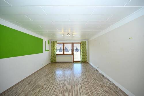 Wohnen mit Balkon - 3 Zimmer Etagenwohnung in Neumarkt