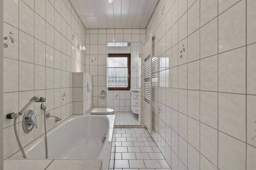 Badezimmer Erdgeschoss - 