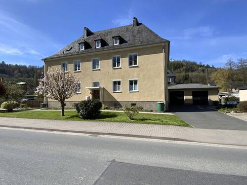 Straßenansicht - 2 Zimmer Etagenwohnung zum Kaufen in Leutenberg