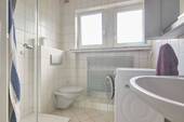 Badezimmer - Etagenwohnung mit 90,40 m&sup2; in Achim zum Kaufen