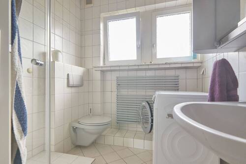 Badezimmer - Etagenwohnung mit 90,40 m&sup2; in Achim zum Kaufen