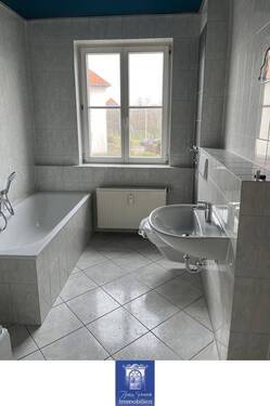 Bad - Etagenwohnung mit 78,80 m² in Riesa zur Miete