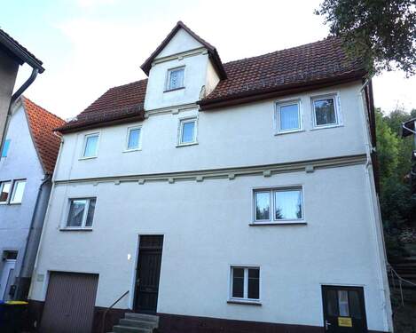 Straßenansicht vom Haus.JPG - **** Wohnhaus für kleines Geld direkt in Gudensberg zu verkaufen ****