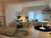 Wohnzimmer 1 - 2-ZKB im sanierten Altbau, zentrumsnahe