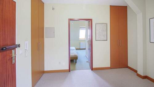 Flur mit zwei Abstellkammern - 