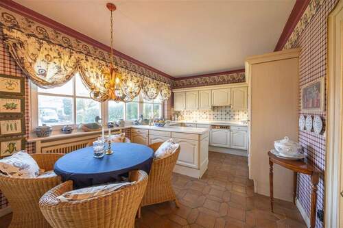 Gemütliche Wohnküche mit Essplatz - 