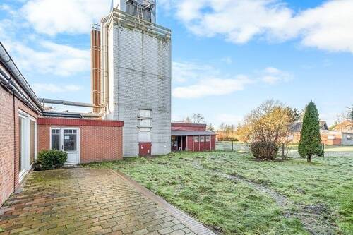 Terrasse und Spänesilo - 