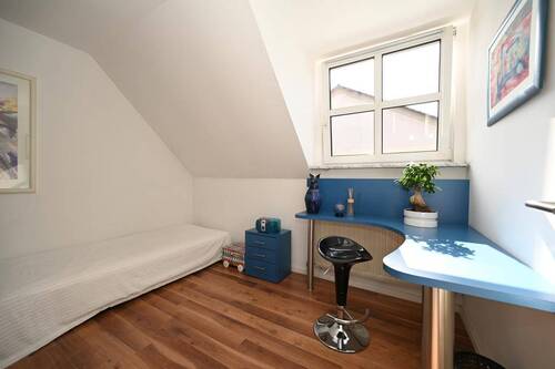 Kinderzimmer in guter Raumgröße - 