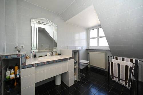 Voll ausgestattetes Badezimmer - 
