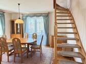 Esszimmer mit Treppe ins OG - Einfamilienhaus mit 109,70 m&sup2; in Aglasterhausen zum Kaufen