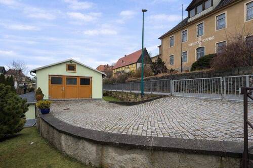 Garage - 