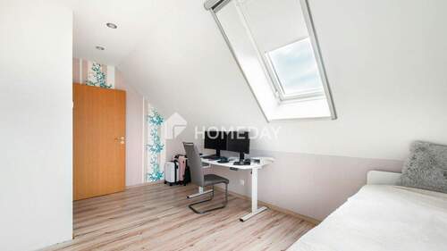 1. OG Schlafzimmer 1 2 - 