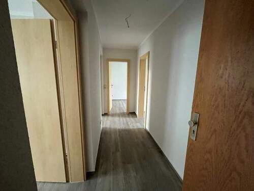 Flur - 3 Zimmer Etagenwohnung in Oschersleben