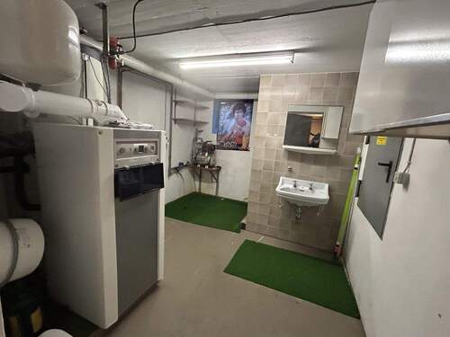 Heizungsraum mit Ölläger - 