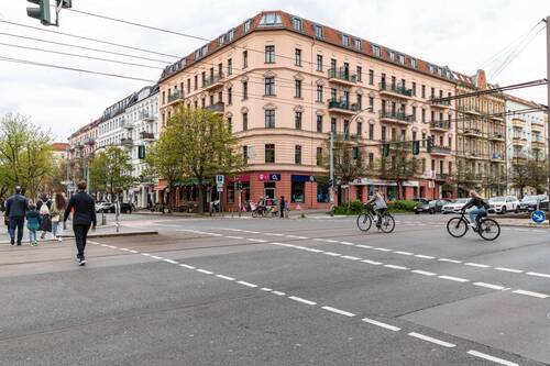 Hausansicht - 4 Zimmer Büro zur Miete in Berlin