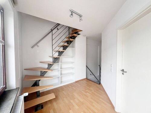 rechte Hälfte / OG / Treppenflur - 